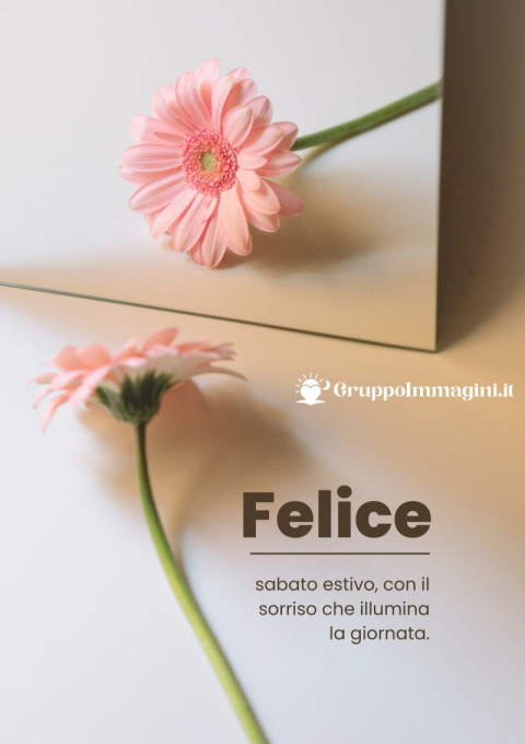 Felice sabato estivo, con il sorriso che illumina la giornata